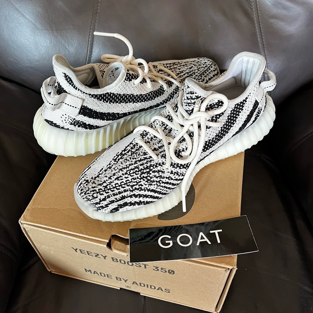 Yeezy 350 Boost Zebras - 8.5